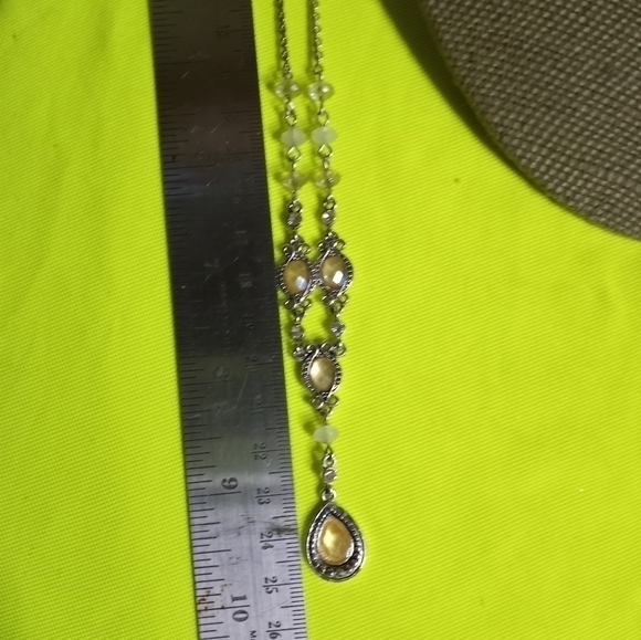 Silvertone yellow faceted Avon necklace Earring set - Picture 2 of 6